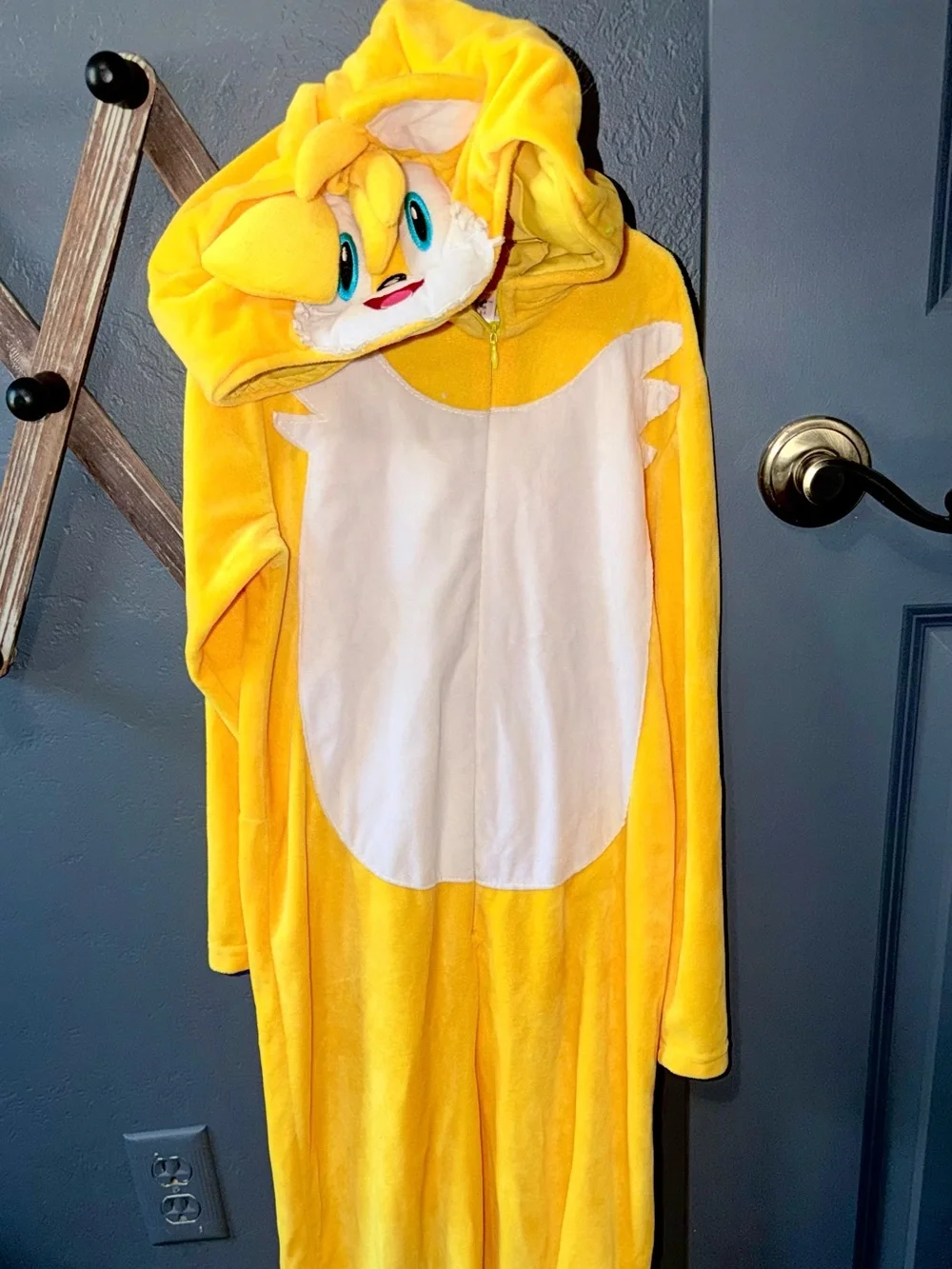 Yellow Tails Sonic Costume